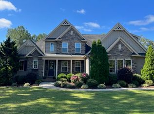 102 Montclaire Cir, Liberty, SC 29657