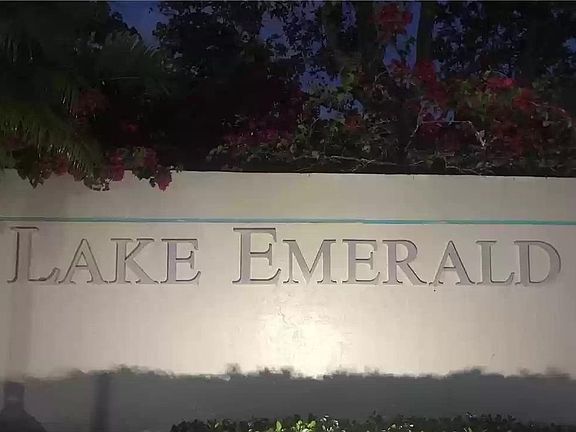 3rd image of 111 Lake Emerald Dr APT 109