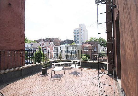 5th image of 285 Fenimore St #1