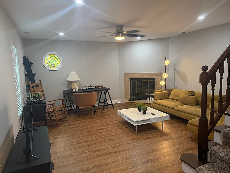 374 Eaton St #374 — Photo 3