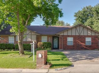 114 Kalmia Ct, Arlington, TX 76018