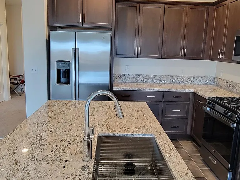 Kitchen, island