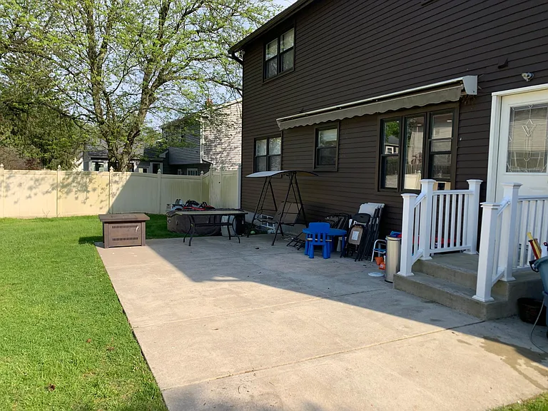 1613 Mayflower Ln — Photo 71