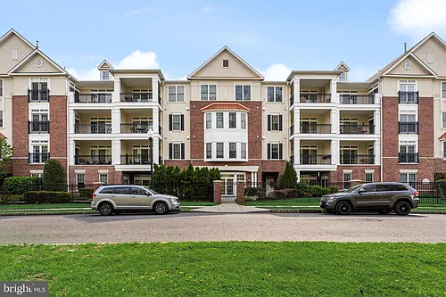 2022 Crescent Way Photo 1