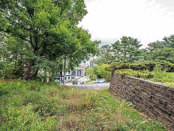 5th image of 5 Craigmore Dr