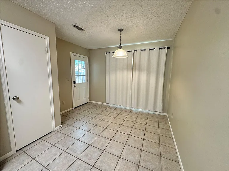 11 Cottage Grove Pl — Photo 15