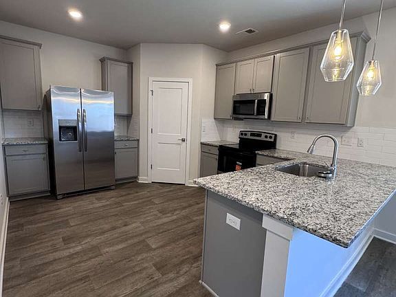 4th image of 5303 Tolar Rd