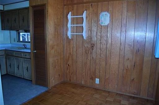 2nd image of 106 Castle Dr