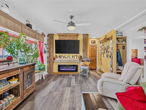 5th image of 4031 E Cheyenne Way