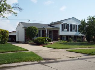 4757 Benjamin Dr, Sterling Heights, MI 48310