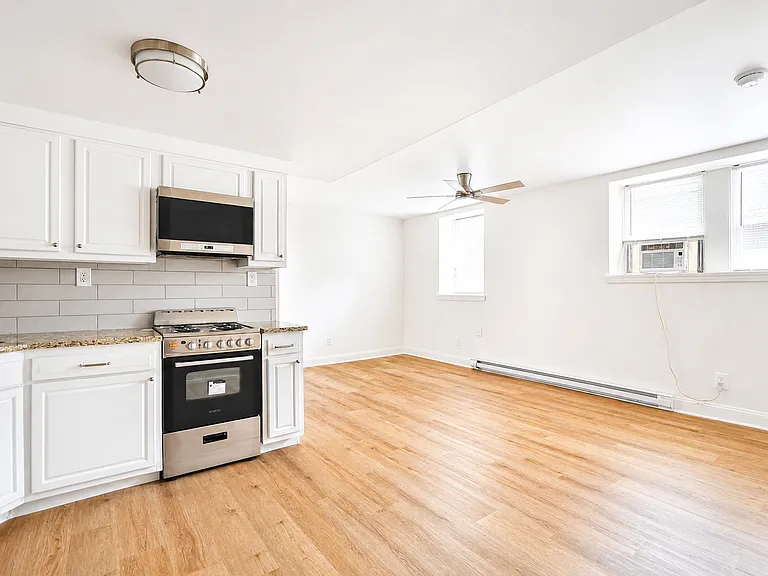 47th Street Apartments — Photo 5
