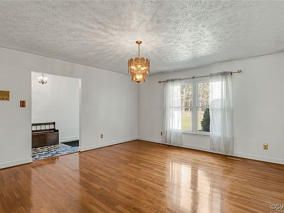 5th image of 12300 Parker Ln