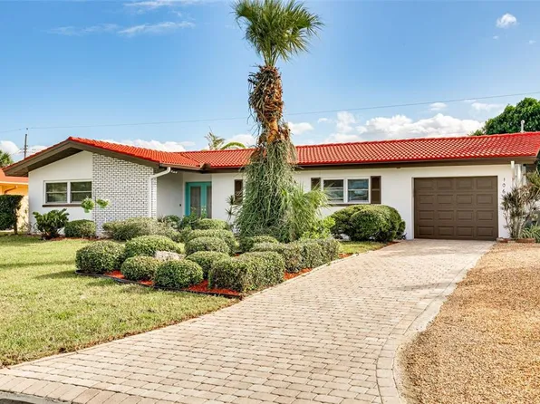 106 24th St, Belleair Beach, FL 33786