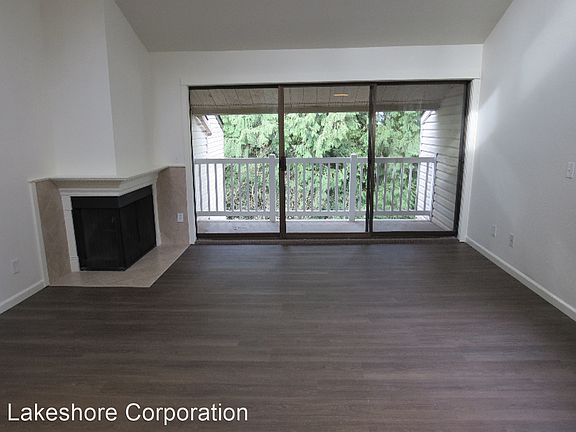 3rd image of 11318 NE 67th St #10203224
