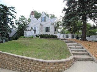 615 4th St SE, Minot, ND 58701