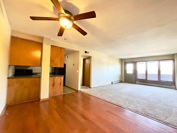 2nd image of 633 Robert St S APT 302
