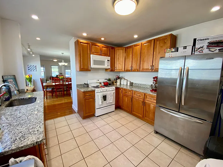 39 Westford St #1 — Photo 17