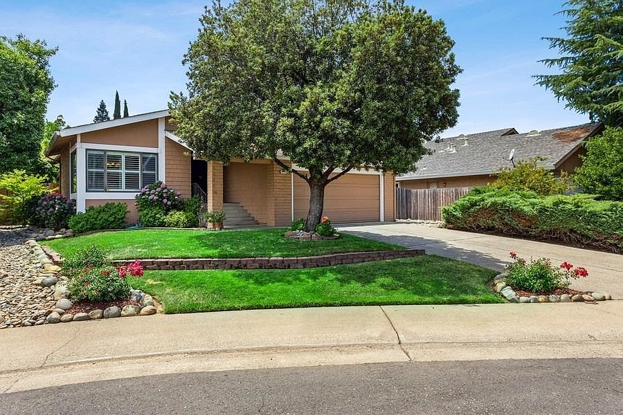 1st image of 11160 Utopia River Ct