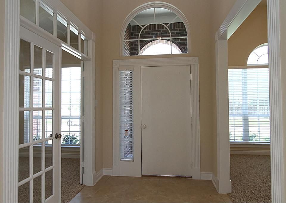 2nd image of 14503 Middle Bluff Trl