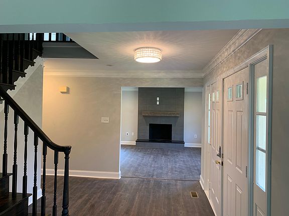 4th image of 2792 Fariba Ct