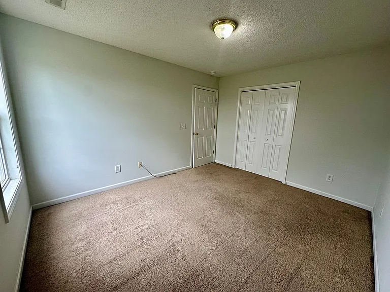 2290 Dartmouth Dr — Photo 10