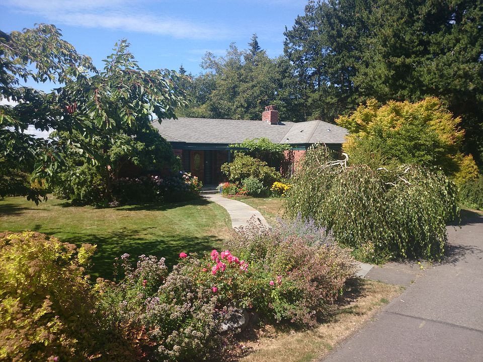 2nd image of 1422 NW Norcross Way