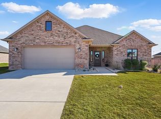 109 Prairie Grass Dr, Whitesboro, TX 76273