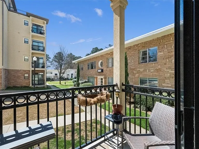 2230 Cheshire Bridge Rd NE #504 — Photo 28