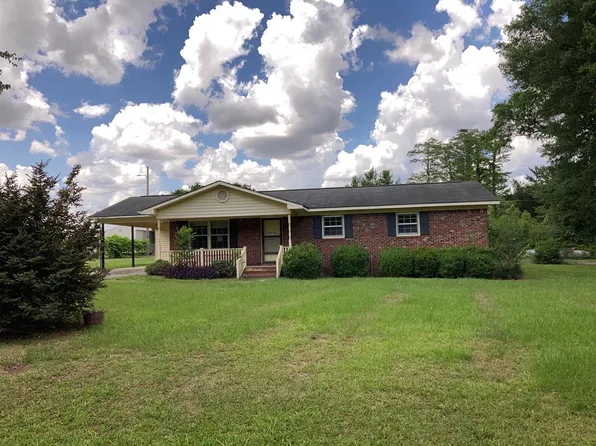 109 Pinoak Cir, Fitzgerald, GA 31750