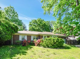 2147 Jones Rd, Fort Lee, NJ 07024