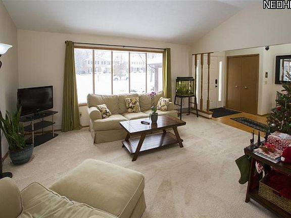2nd image of 4050 Saw Mill Cir