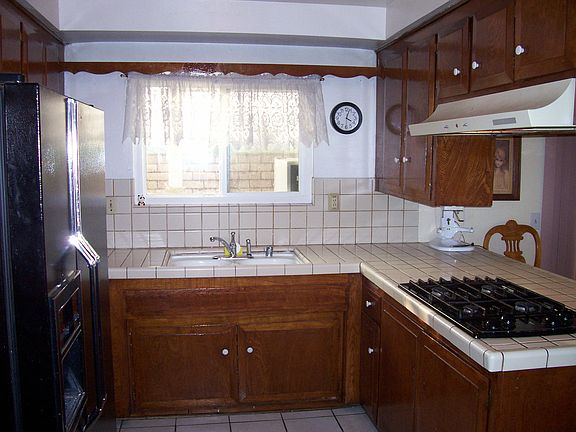 3rd image of 3937 S Hackley Ave