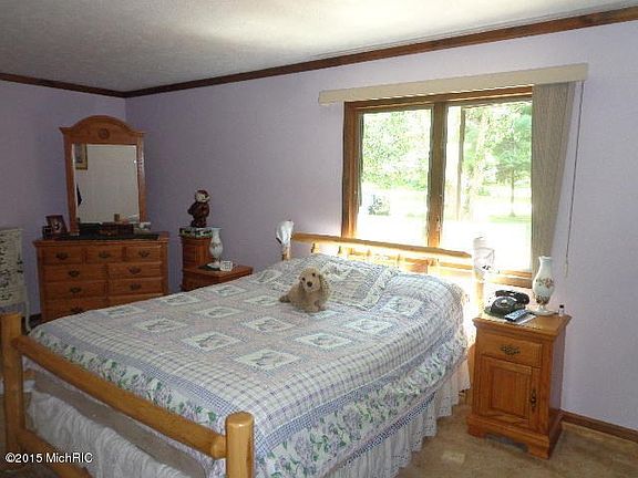 3rd image of 3853 E Shore Dr