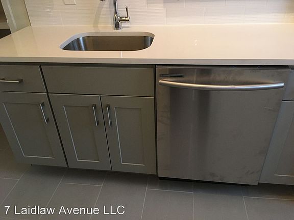 5th image of 7 Laidlaw Ave APT 43