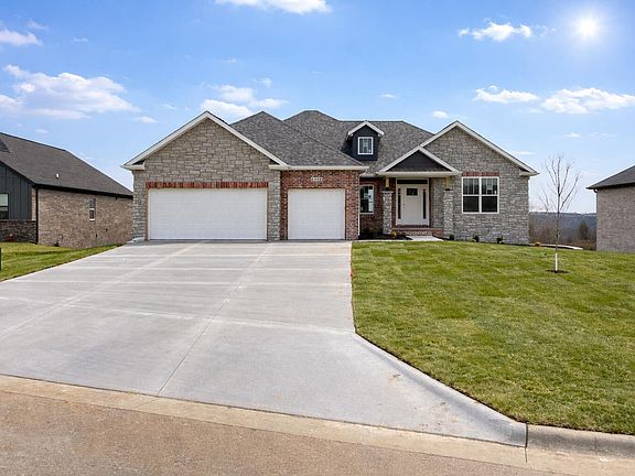 3rd image of 1310 W Doubletree Drive