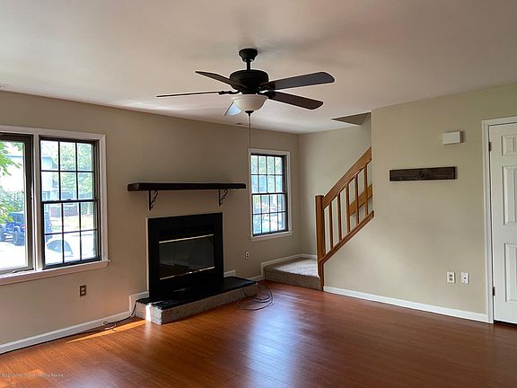 4th image of 15 Cohanzick Ct