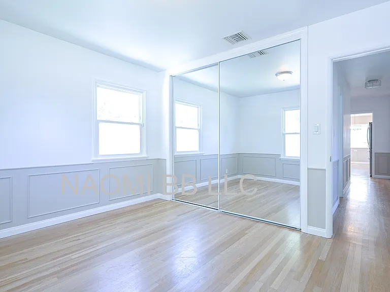 501 N Naomi St — Photo 24