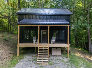 629 Glory Barn Rd, Morgantown, WV 26501