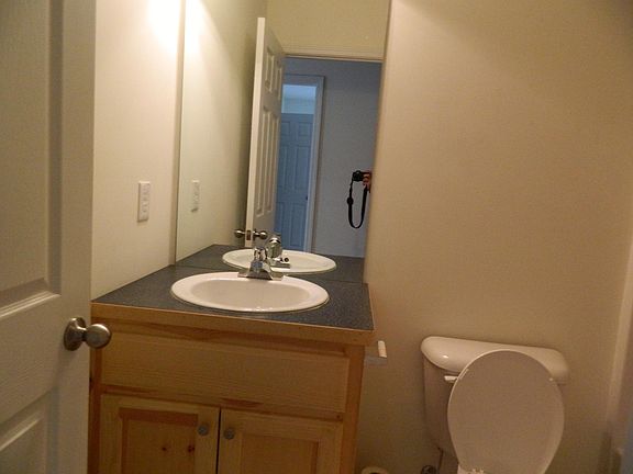 4th image of 18 William Dr