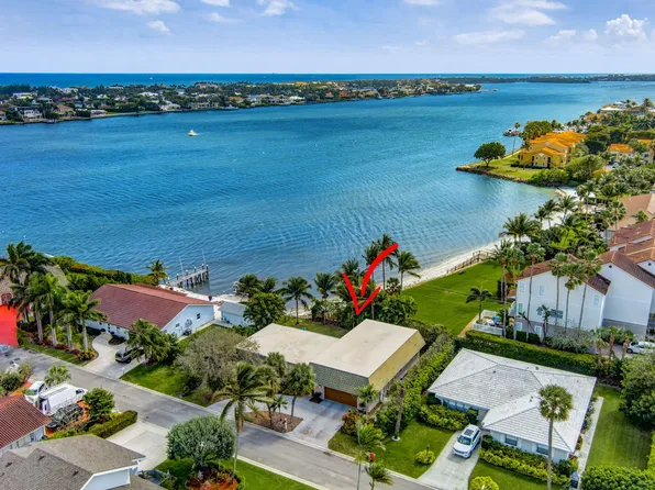 126 Park Lane E, Hypoluxo, FL 33462