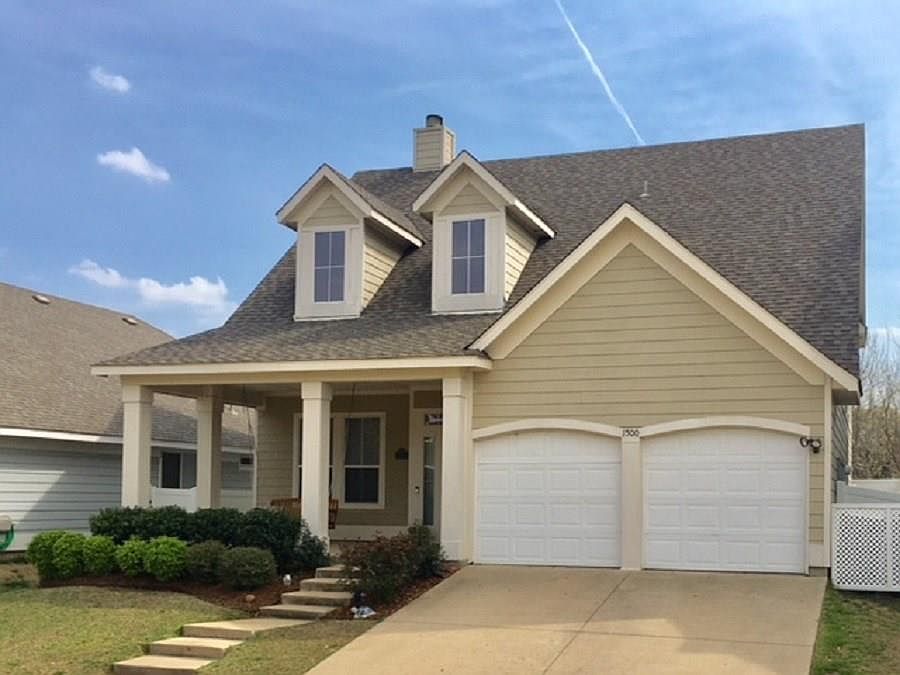 1st image of 1500 Oakcrest Dr