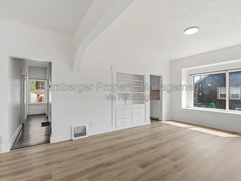 2719 E Columbia Ave — Photo 4