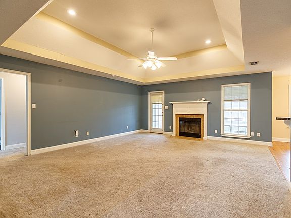 3rd image of 4016 Conway Cir