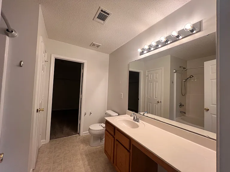 2304 Harwood Hills Ln — Photo 18