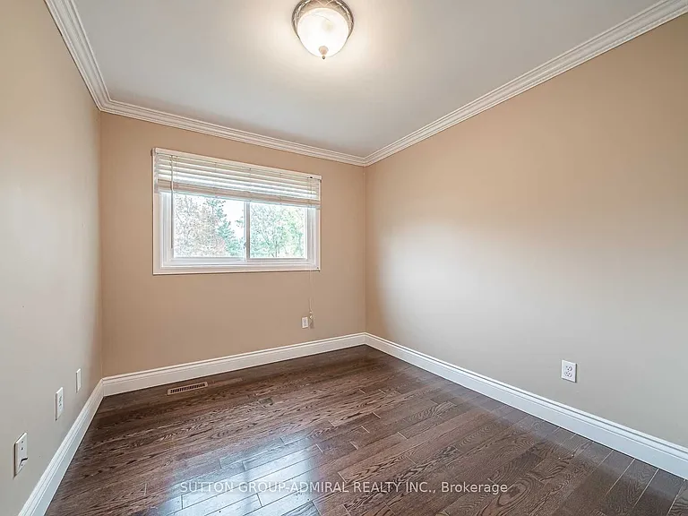 23 Springburn Cres — Photo 11