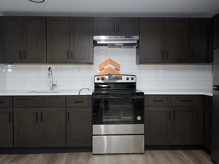 790 Allerton Ave #306 — Photo 3
