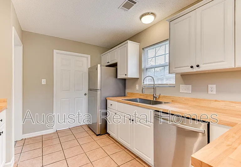 4416 Hatteras Dr — Photo 16