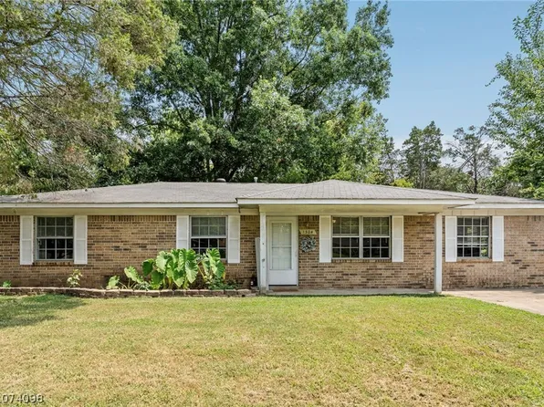 1304 N 27th St, Van Buren, AR 72956