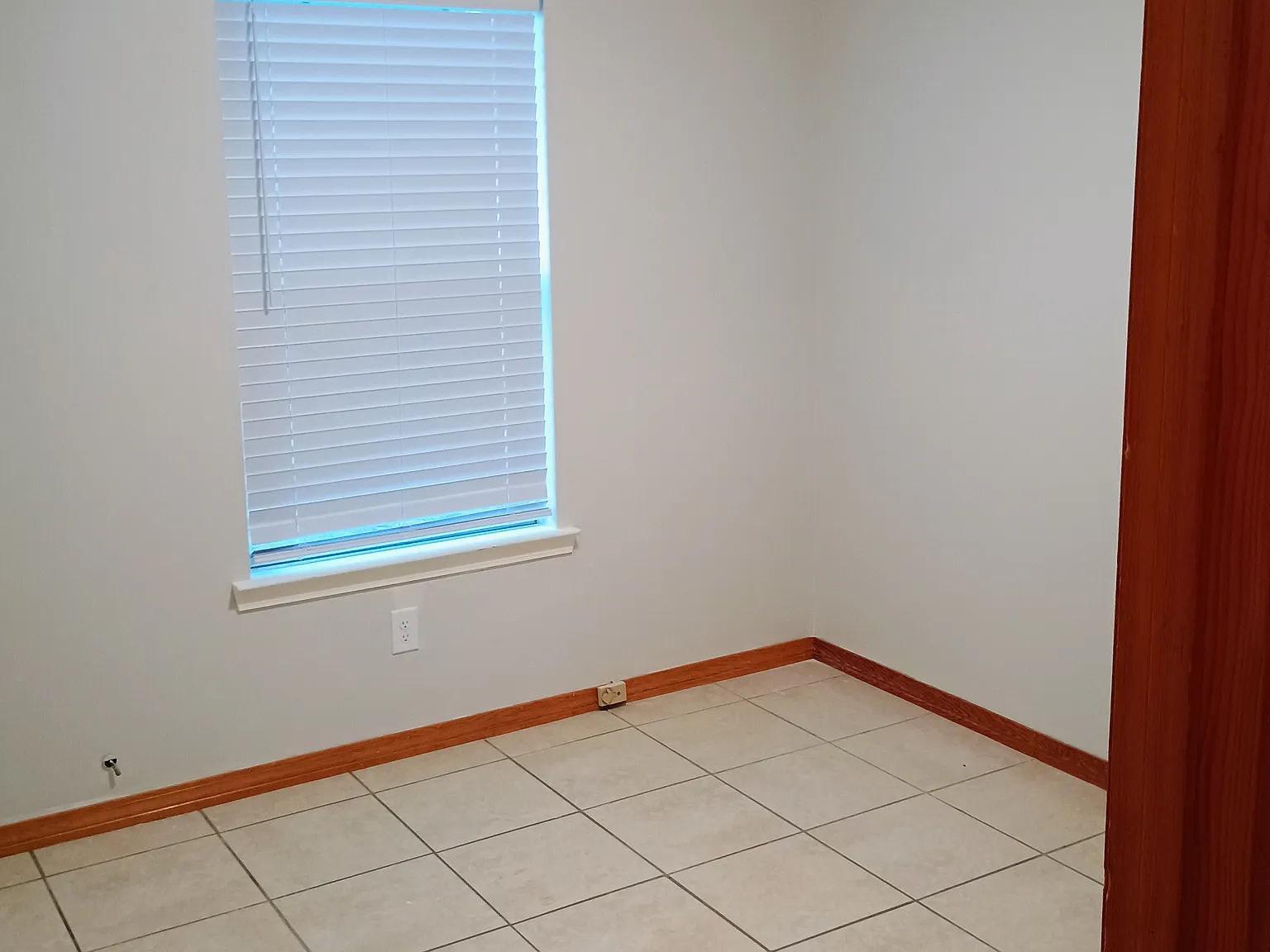 3 bed, 934 sqft, $1,350 — Photo 4
