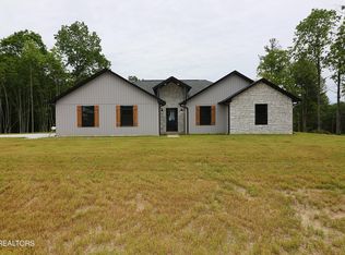 607 Taylon Ln, Oneida, TN 37841